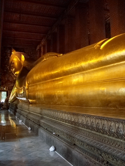 buddha at wat pho.JPG